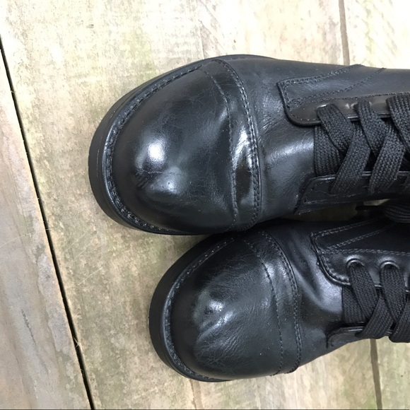 ᴍᴀᴅᴅᴇɴ ɢɪʀʟ ᴍᴀᴀᴠɪɴ ᴄᴏᴍʙᴀᴛ ʙᴏᴏᴛs - Picture 2 of 8